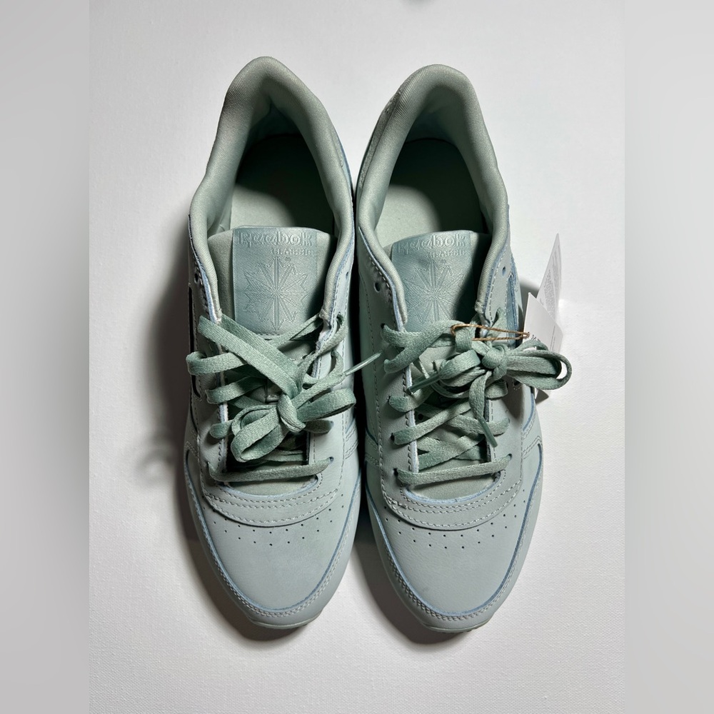 Reebok Classic leather lifestyle sneakers in sea spray green US women’s 8.5 NWT - Picture 4 of 11